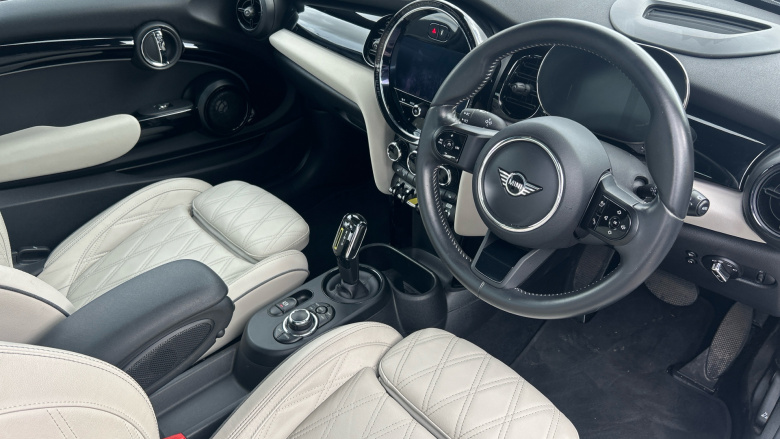 MINI Hatchback 135kW Cooper S Level 3 33kWh 3dr Auto Electric Hatchback